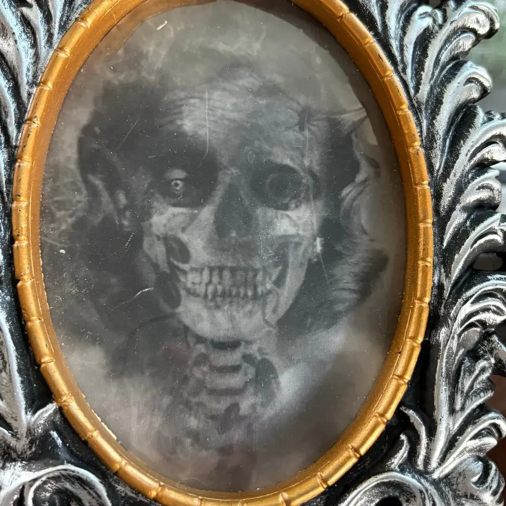 Vintage Lenticular Haunted Portrait Frame Gothic Flip Image Tabletop Decor